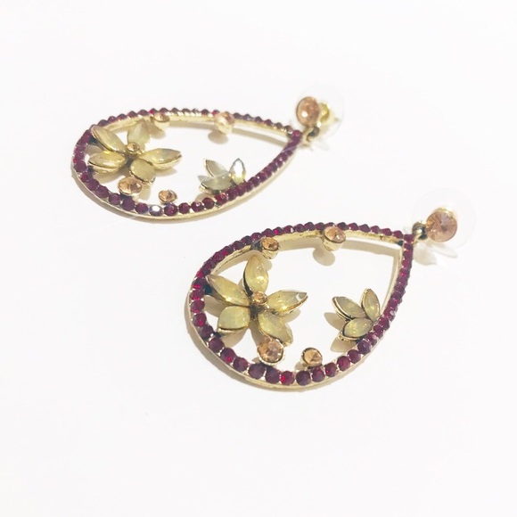 Unique red and gold floral dangling earrings - Picture 3 of 7